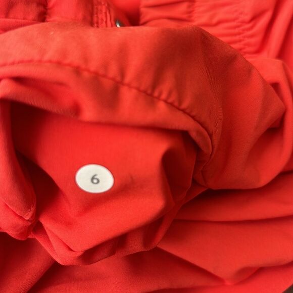 Lululemon Spring Break Away Short Size 6 Alarming Red - Picture 8 of 8